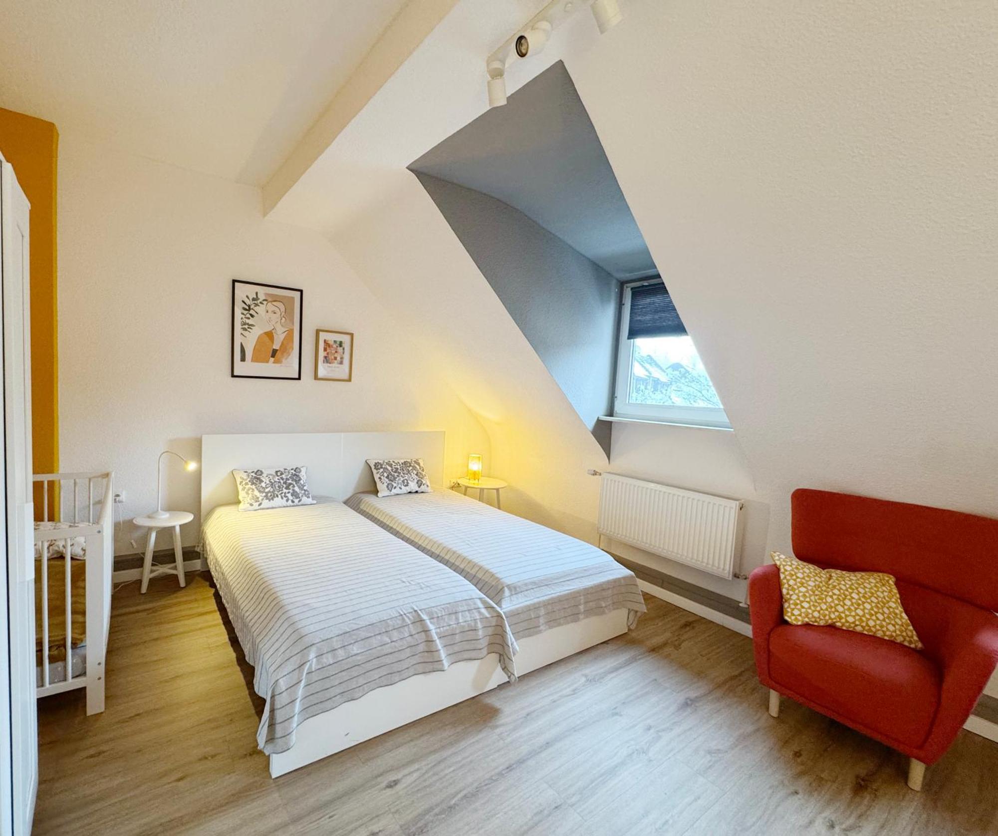 Appartamento Big Flat With Fresh Renovation, Free Parking, Sonyps, Netflix Duisburgo Esterno foto