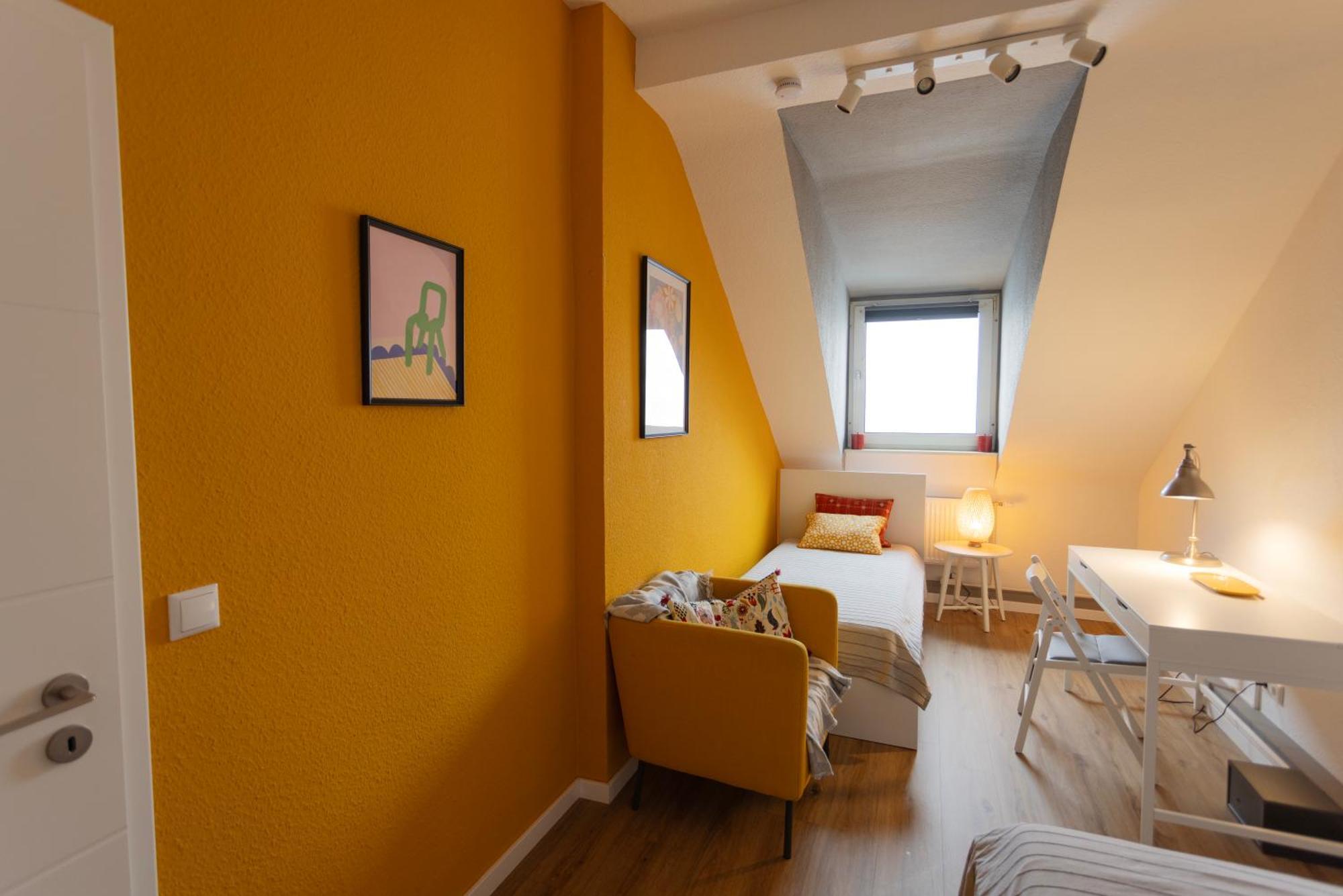 Appartamento Big Flat With Fresh Renovation, Free Parking, Sonyps, Netflix Duisburgo Esterno foto
