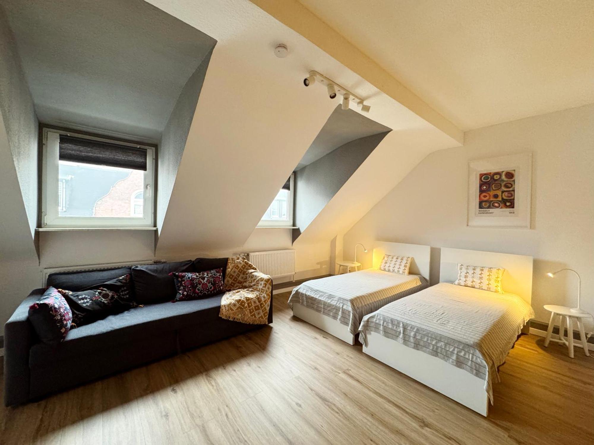 Appartamento Big Flat With Fresh Renovation, Free Parking, Sonyps, Netflix Duisburgo Esterno foto
